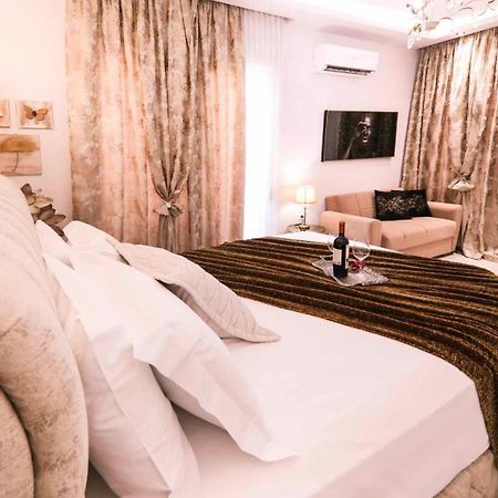 Goldenspace Exquisite Suite Near The Port 볼로스 외부 사진